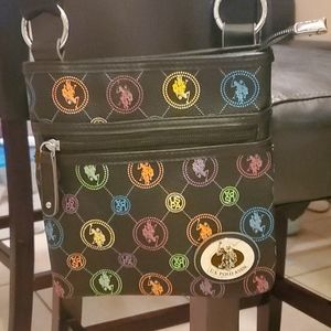 Letter carrier crossover purse